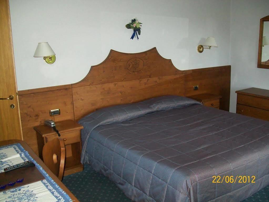 Hotel San Martino سان مارتينو دي ديكاسْتْرْ المظهر الخارجي الصورة